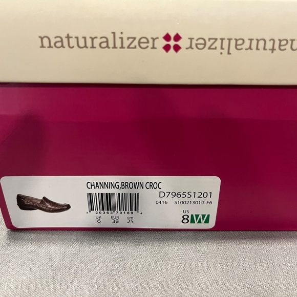 Naturalizer Loafers - Picture 4 of 4